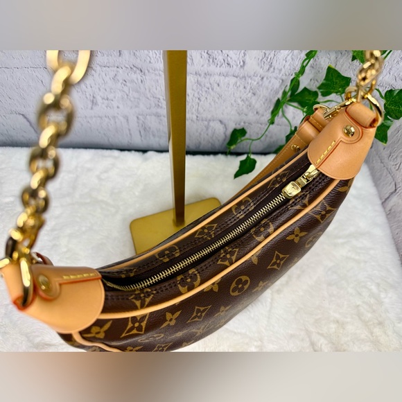 Authentic Louis Vuitton Loop (Monogram) - Picture 8 of 14